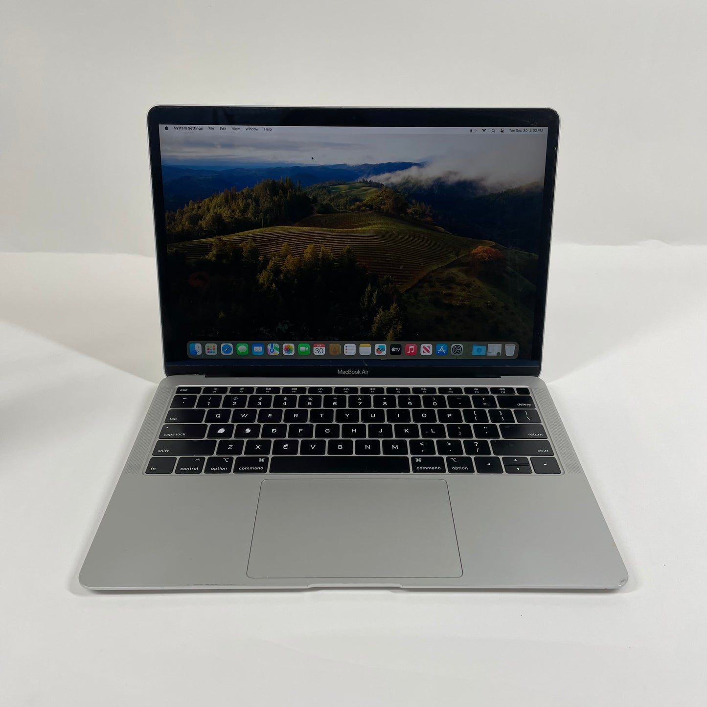 2018 Apple MacBook Air 13.3" i5 1.6GHz 16GB RAM 256GB SSD Silver MREC2FN/A
