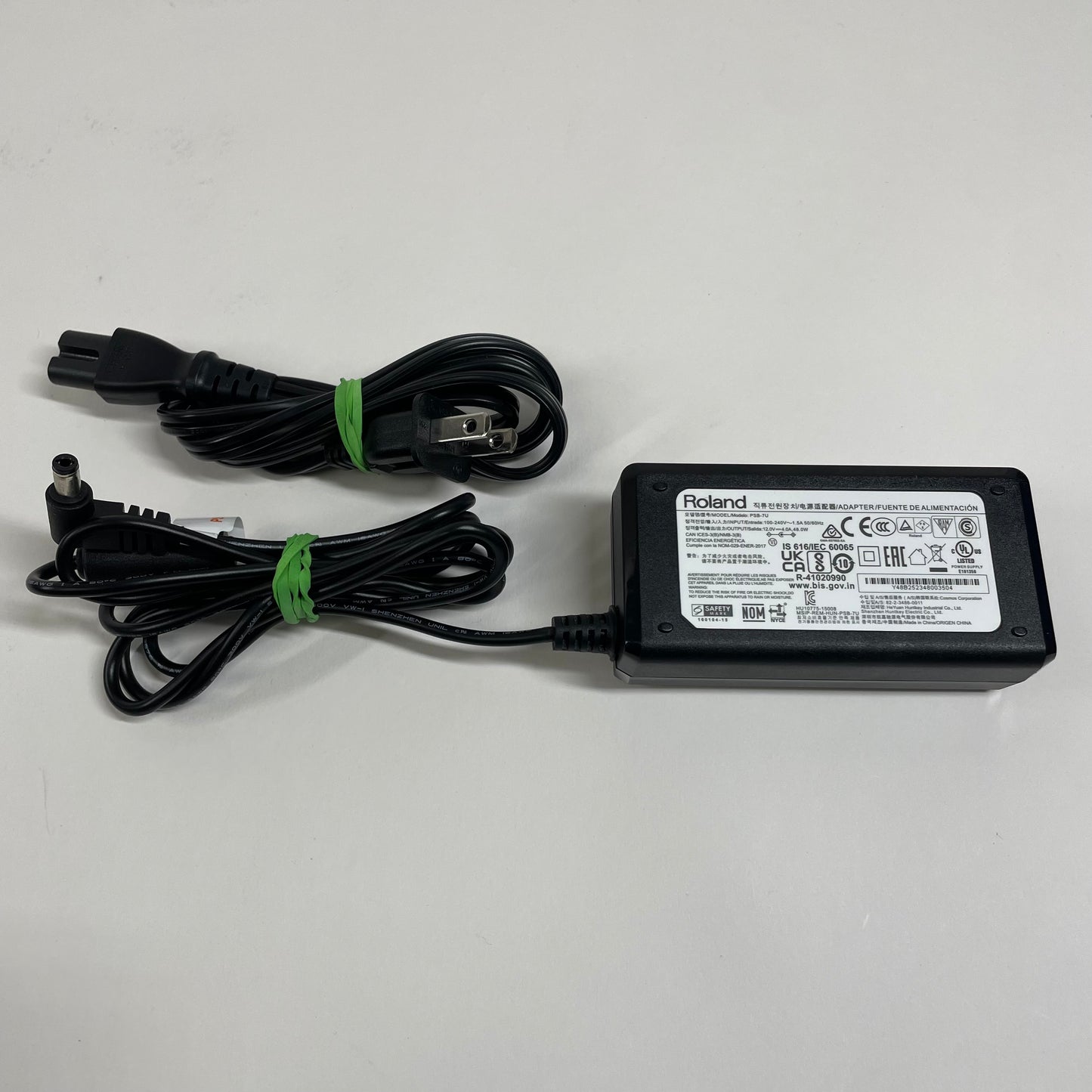 Roland xs-1HD 8-Channel Compact, 4-Input/4-Output Multi-Format Matrix Switcher