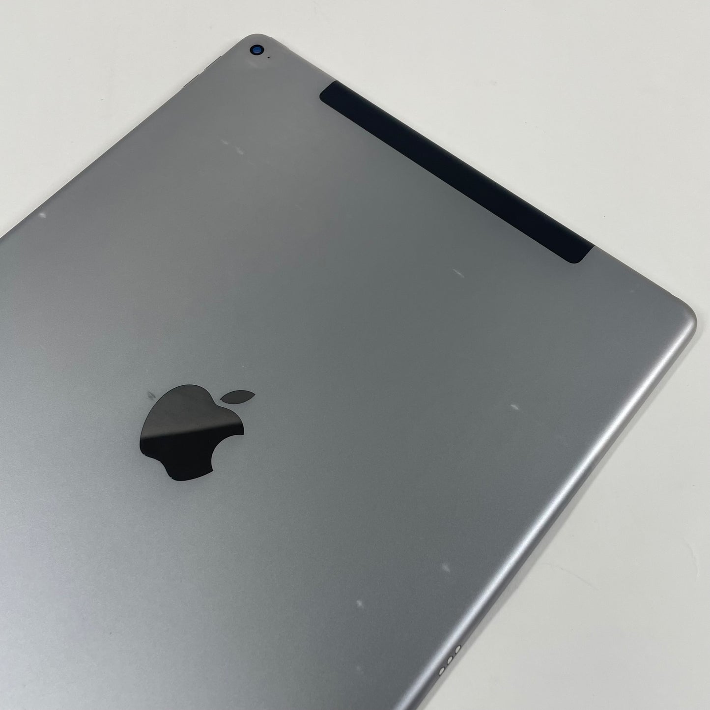 Unlocked Apple iPad Pro 1st Gen 128GB White ML3K2LL/A
