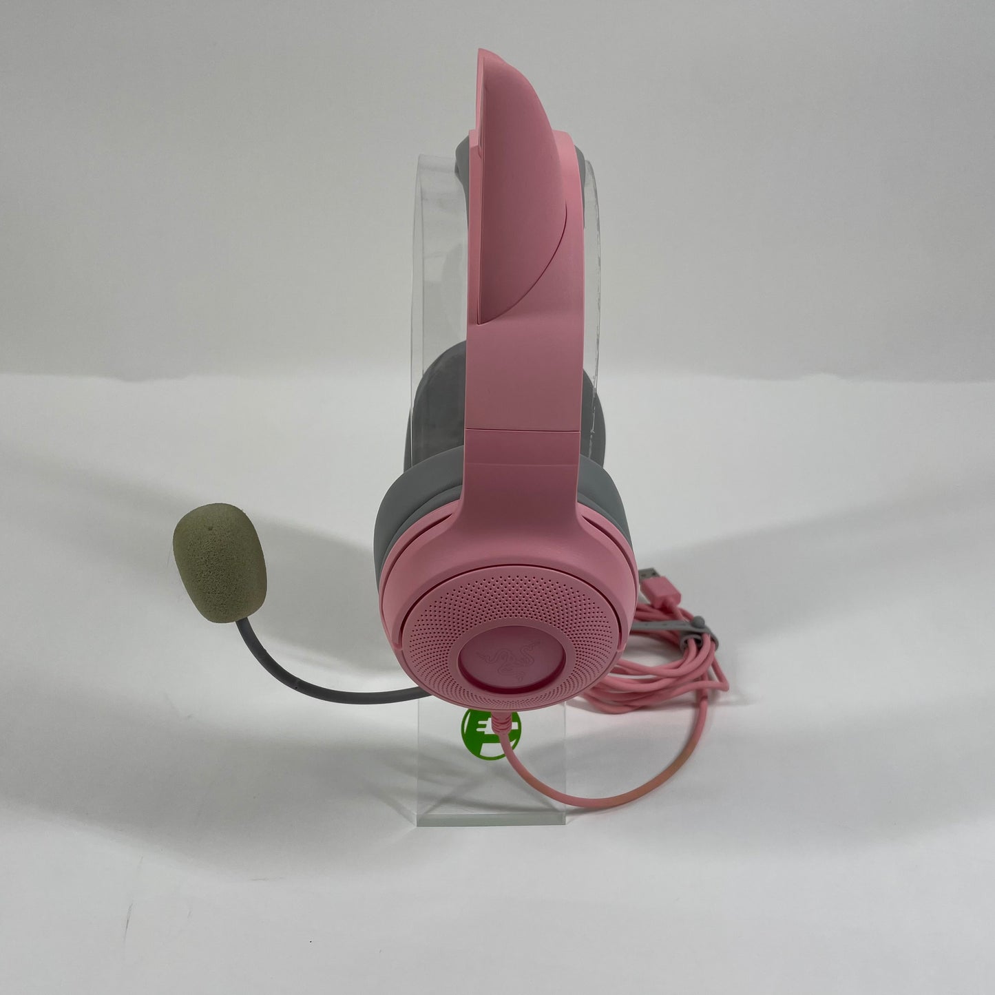 Razer V2 Wired Over-Ear Monitoring Headphones Pink RZ04-04510200-R3U1