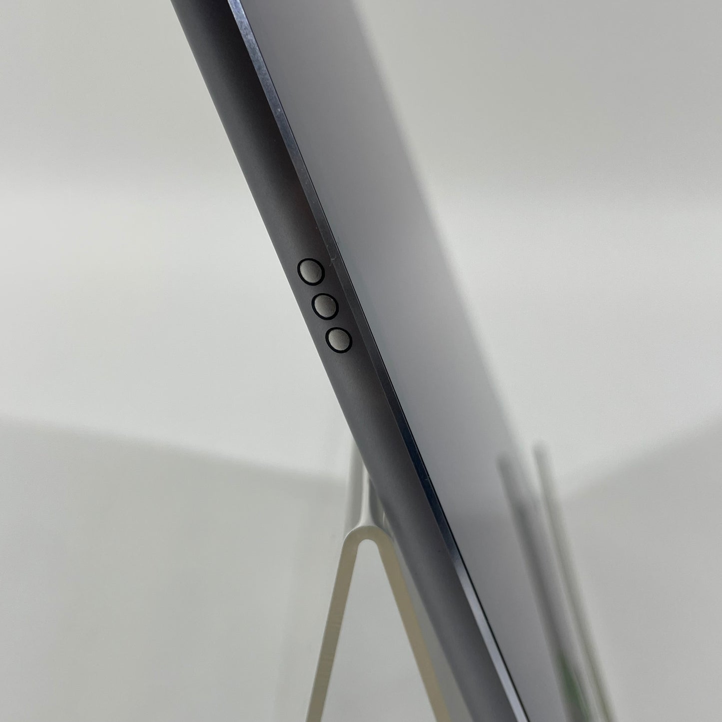 Unlocked Apple iPad Pro 1st Gen 128GB White ML3K2LL/A