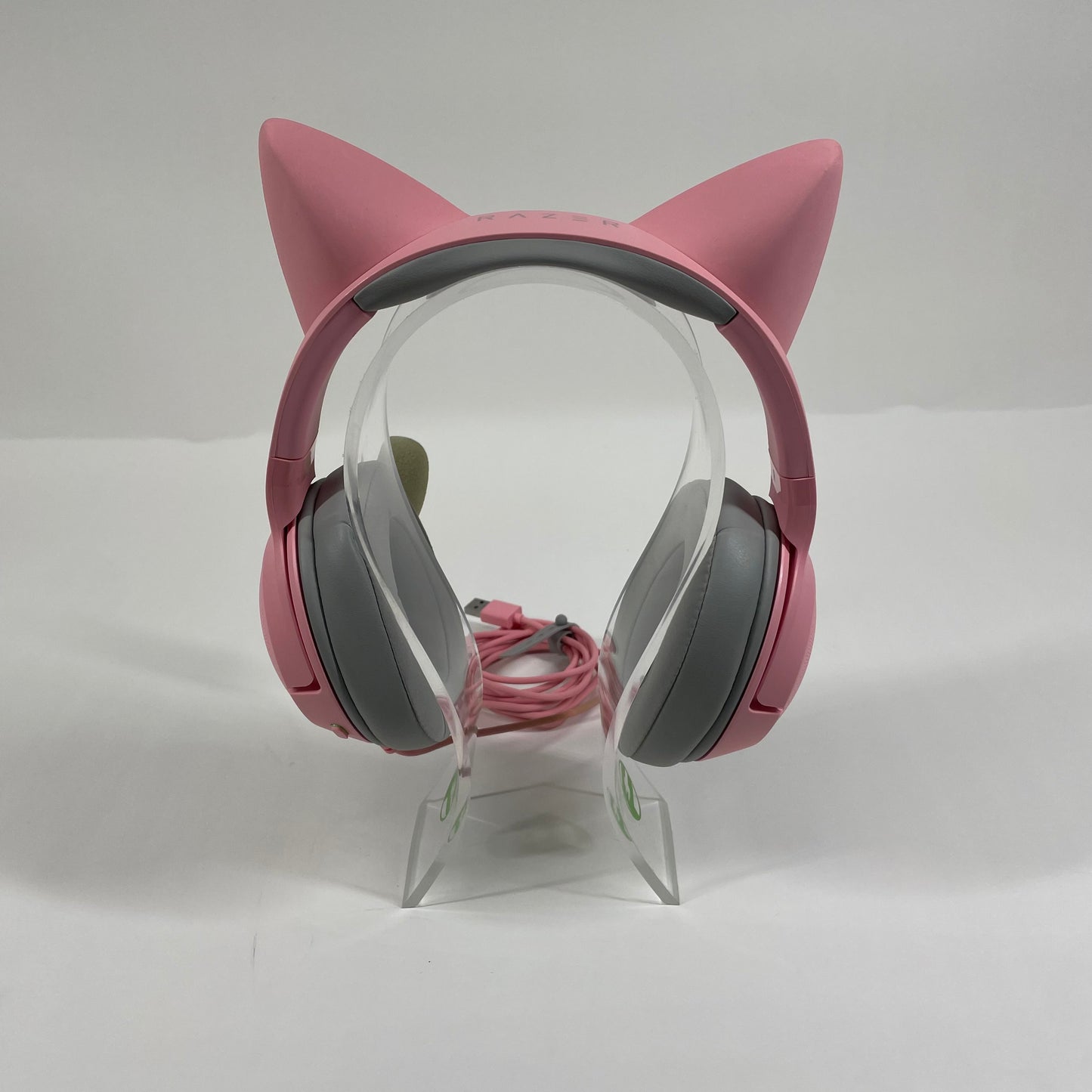 Razer V2 Wired Over-Ear Monitoring Headphones Pink RZ04-04510200-R3U1