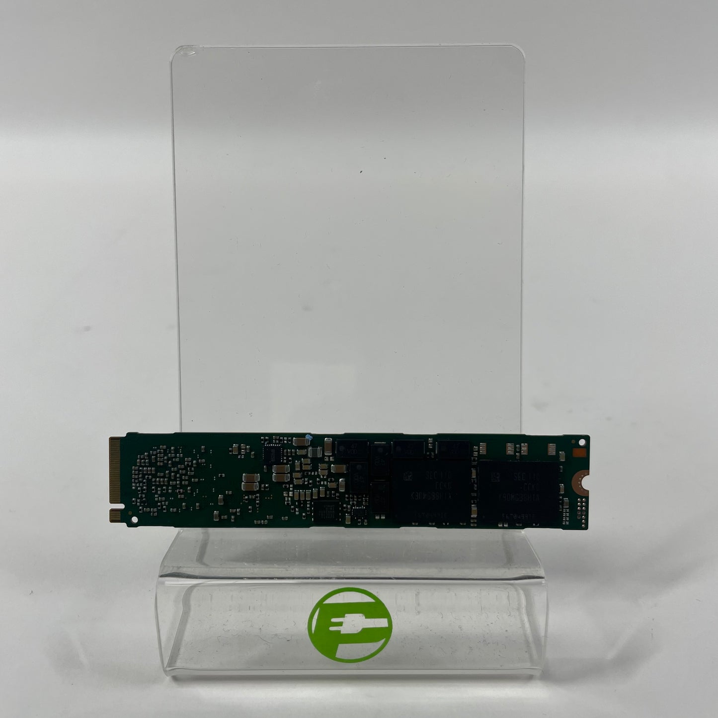 Samsung 22110mm MZ-1LB9600 960GB PCIe 3.0 x4 NVMe SSD MZ1LB960HAJQ-00007
