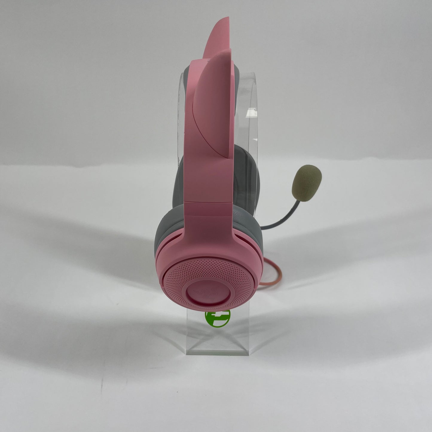 Razer V2 Wired Over-Ear Monitoring Headphones Pink RZ04-04510200-R3U1