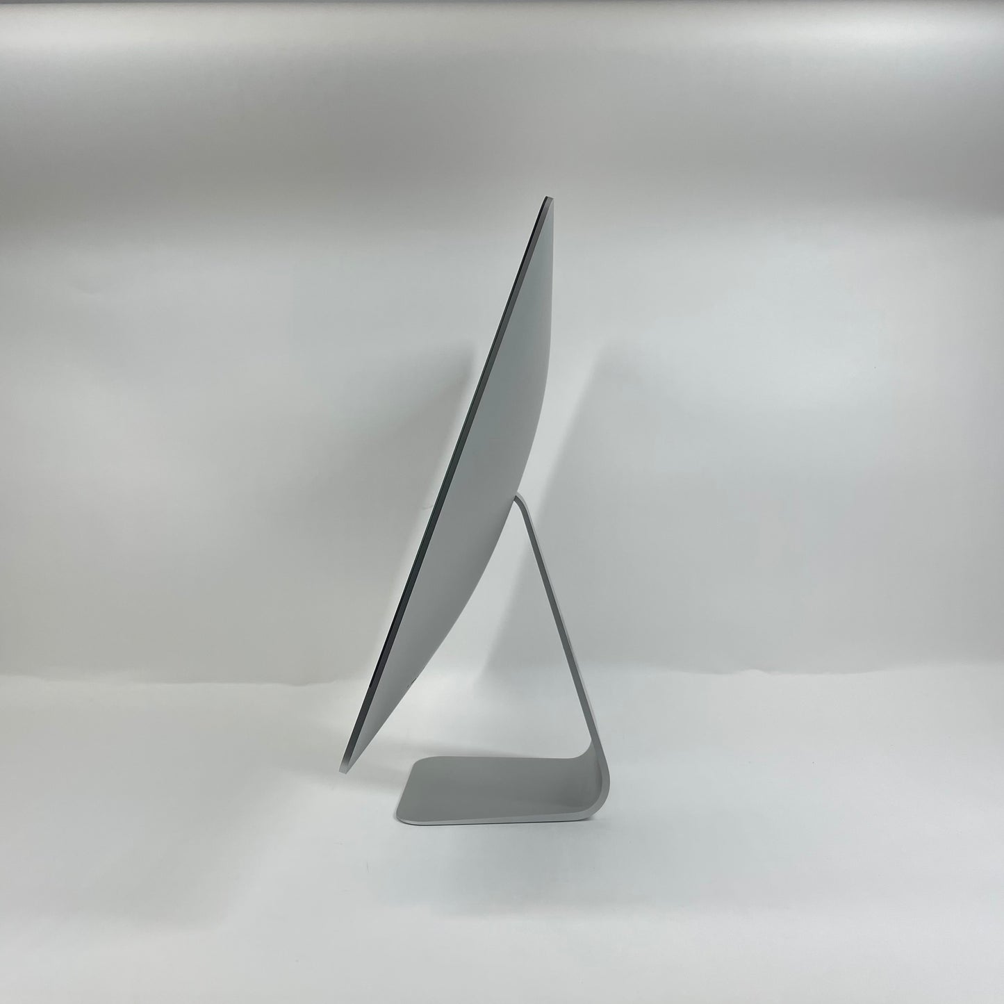 2015 Apple iMac 21.5" i5 2.8GHz 8GB RAM 1TB SSD Silver A1418