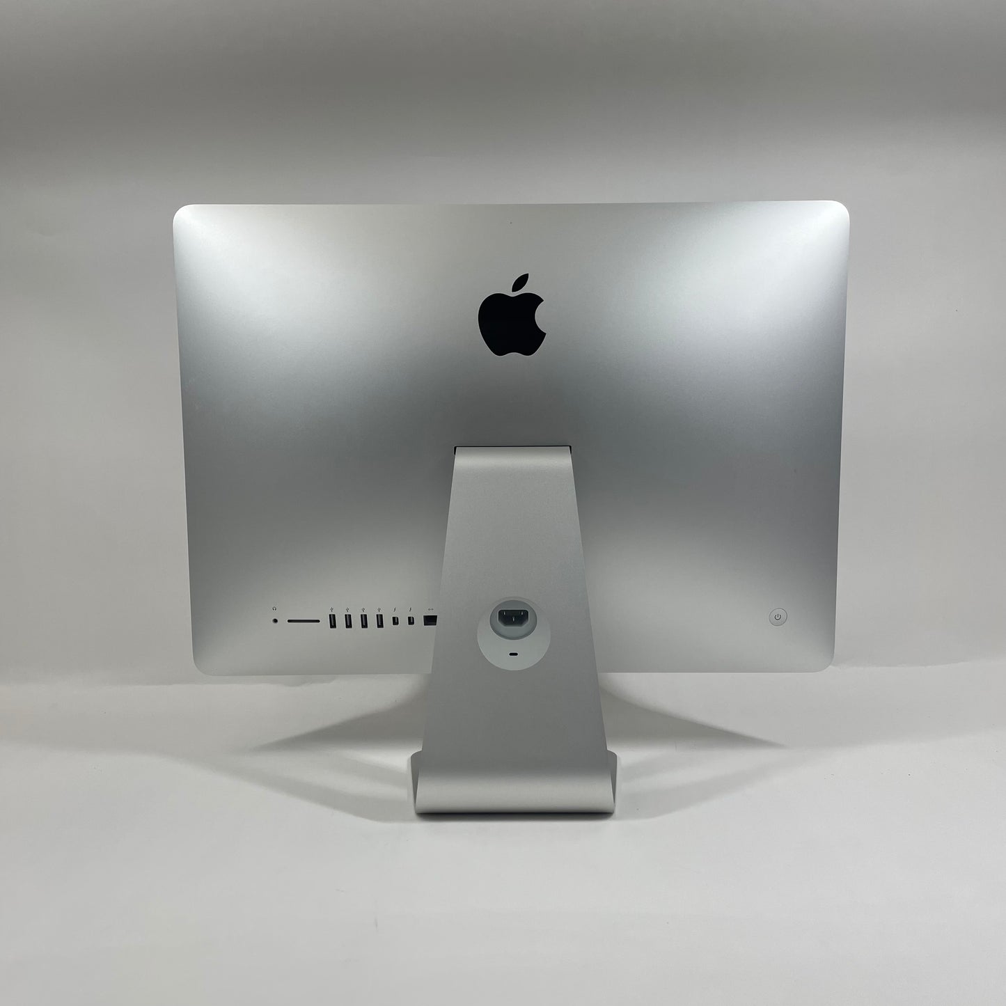 2015 Apple iMac 21.5" i5 2.8GHz 8GB RAM 1TB SSD Silver A1418