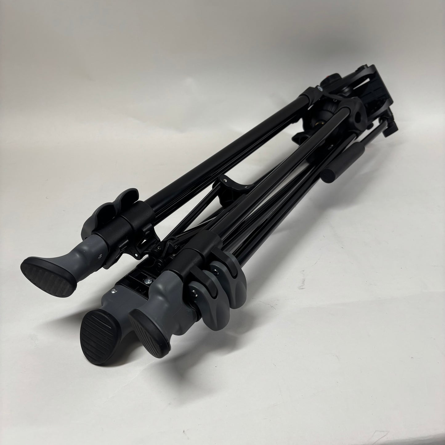 Manfrotto MVT502AM Lightweight, Aluminum Telescopic Twin-Leg Video Tripod 