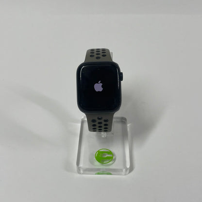 Broken GPS Only Apple Watch Series 8 45MM Aluminum MNUQ3LL/A Locked