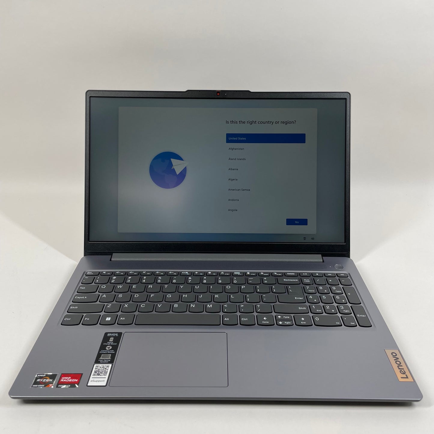 Lenovo Ideapad slim 3 15ABR8 15.6-in Ryzen 7 5825U 2.0GHz 16GB RAM 512GB SSD