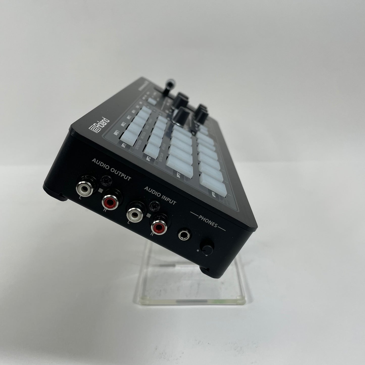 Roland xs-1HD 8-Channel Compact, 4-Input/4-Output Multi-Format Matrix Switcher