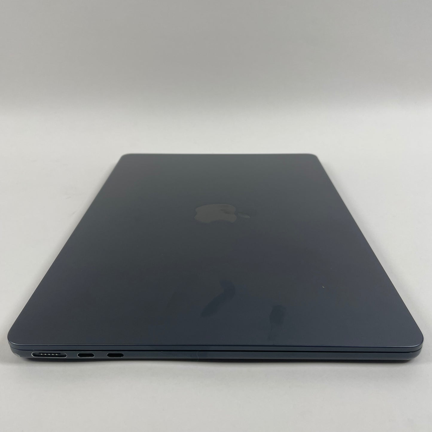 2022 Apple MacBook Air 13.6" M2 8C GPU 3.5GHz 8GB RAM 256GB SSD A2681