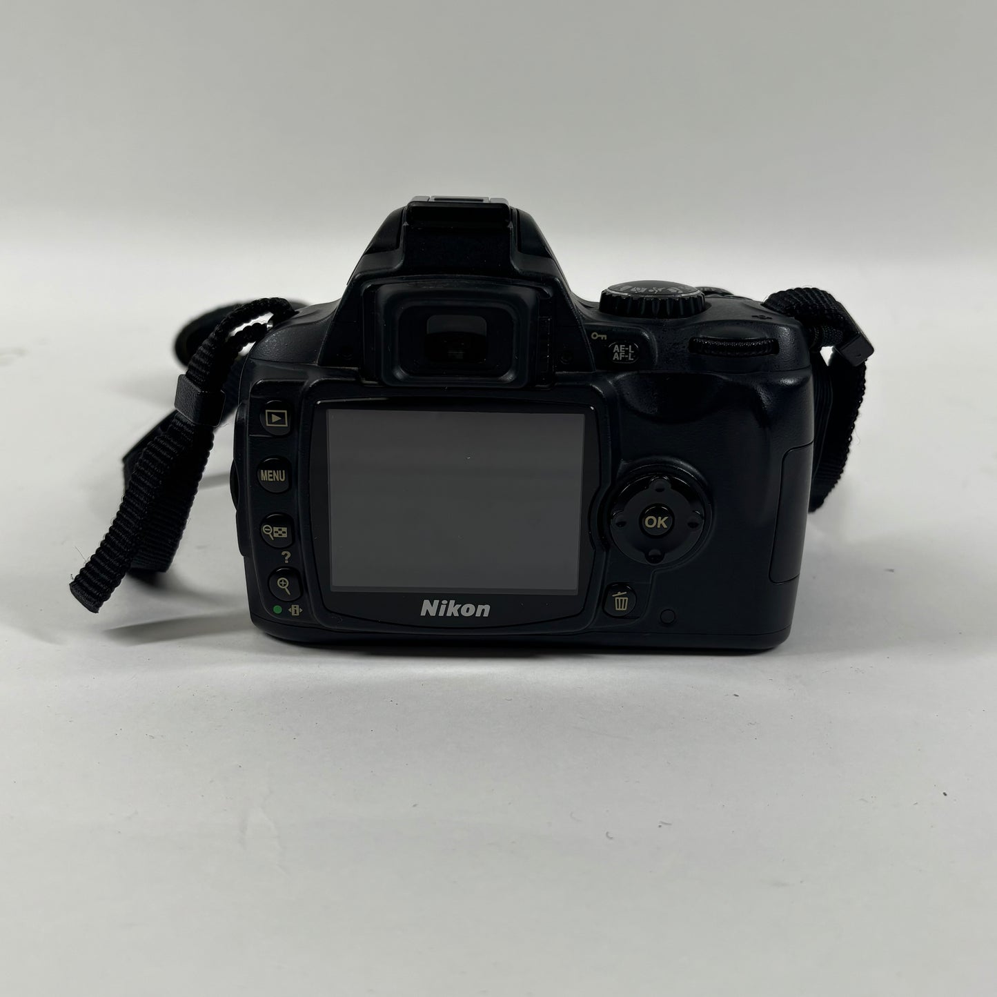 Nikon D40 6.1MP DSLR Camera