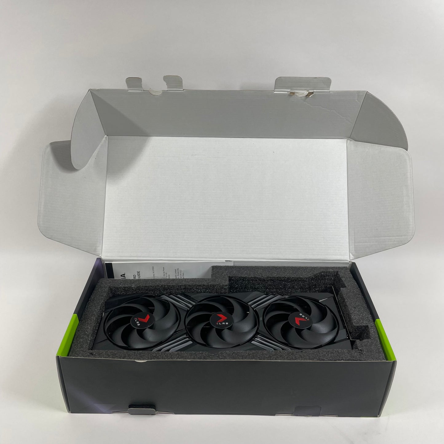 PNY GeForce RTX 4070 Ti Super OC 16GB GDDR6X  KMR47TSN4KGGT3DKTR18AFC