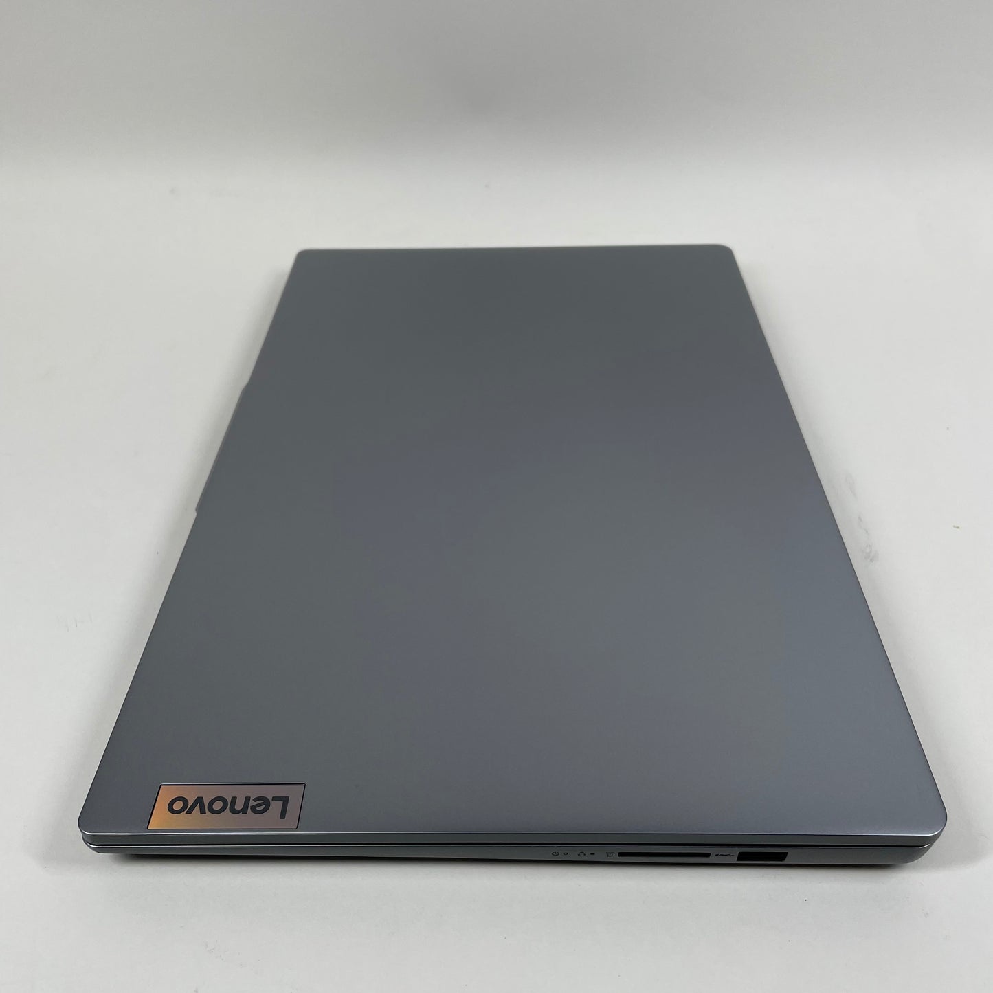 Lenovo Ideapad slim 3 15ABR8 15.6-in Ryzen 7 5825U 2.0GHz 16GB RAM 512GB SSD