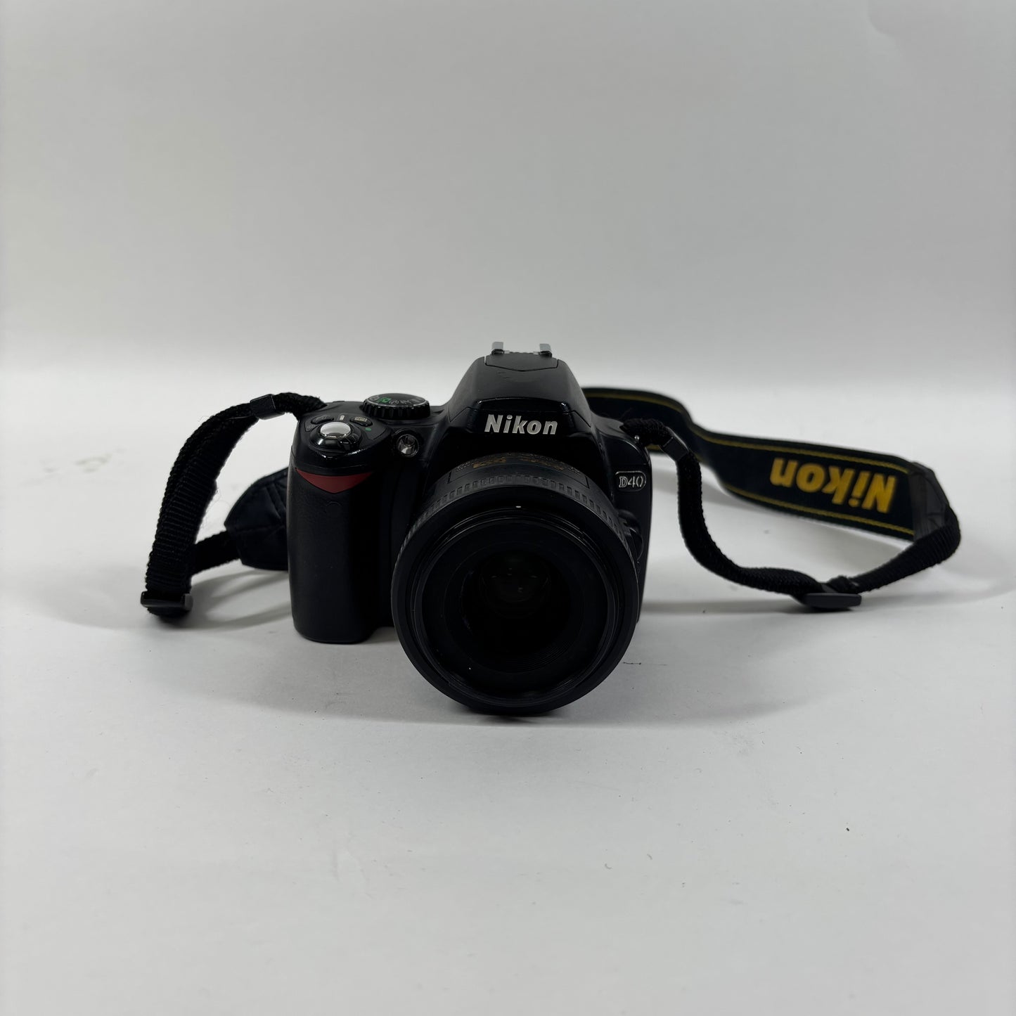 Nikon D40 6.1MP DSLR Camera