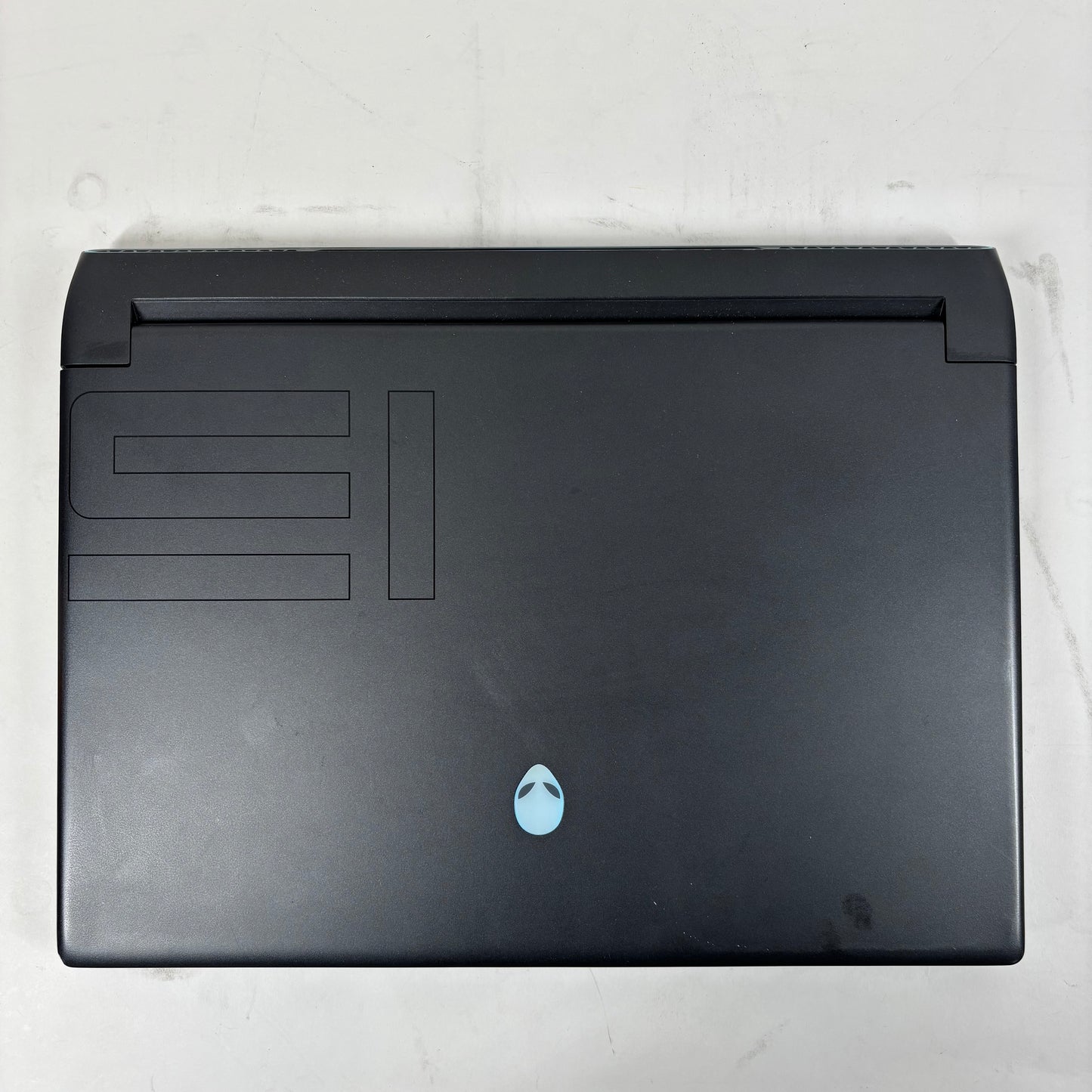 Alienware M15 P109F 15.6" Ryzen 7 5800H 3.2GHz 16GB RAM 512GB SSD