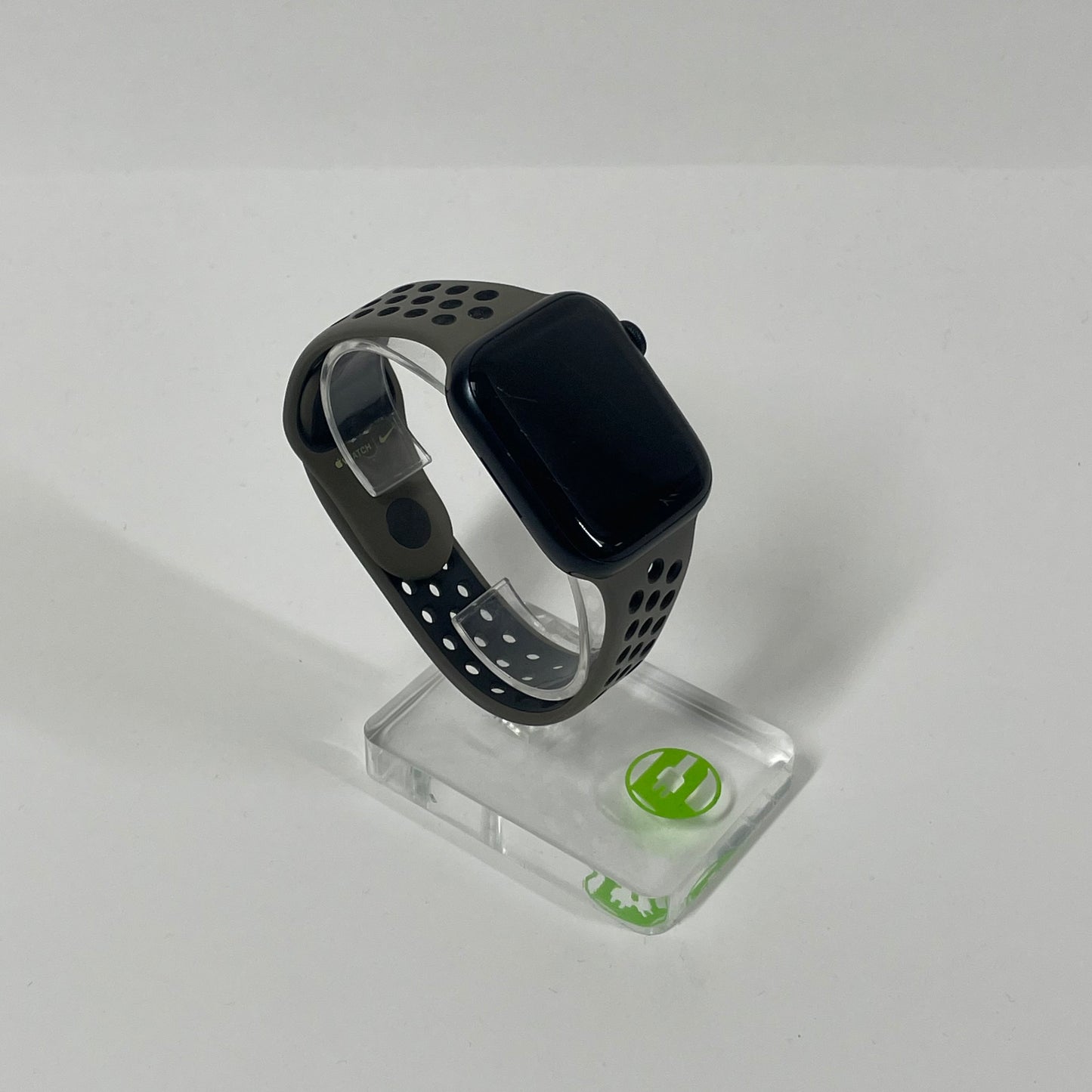 Broken GPS Only Apple Watch Series 8 45MM Aluminum MNUQ3LL/A Locked