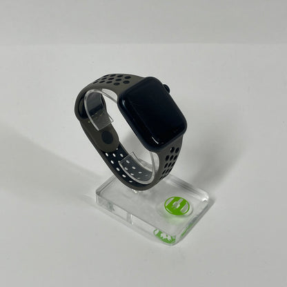 Broken GPS Only Apple Watch Series 8 45MM Aluminum MNUQ3LL/A Locked