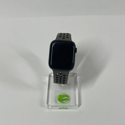 Broken GPS Only Apple Watch Series 8 45MM Aluminum MNUQ3LL/A Locked