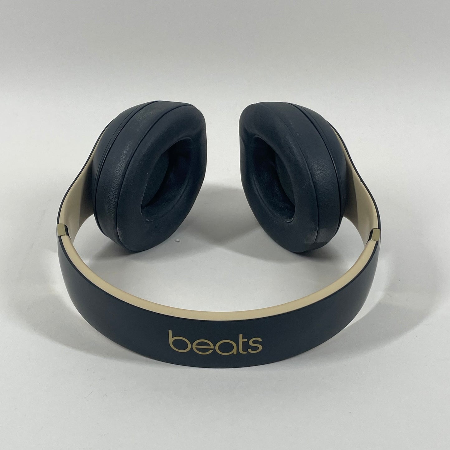 Beats Studio 3 Wireless Over-Ear Bluetooth Headphones Gray MC2N4LL/A