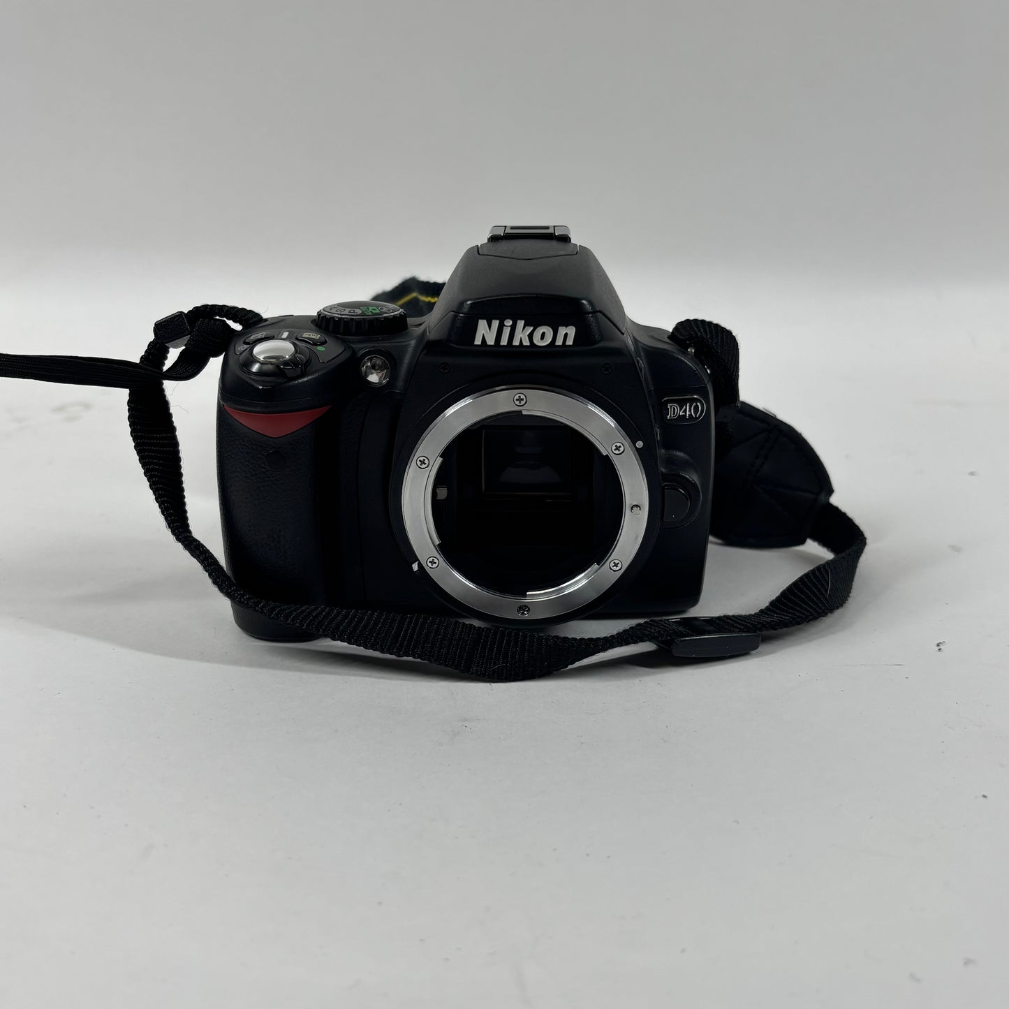 Nikon D40 6.1MP DSLR Camera