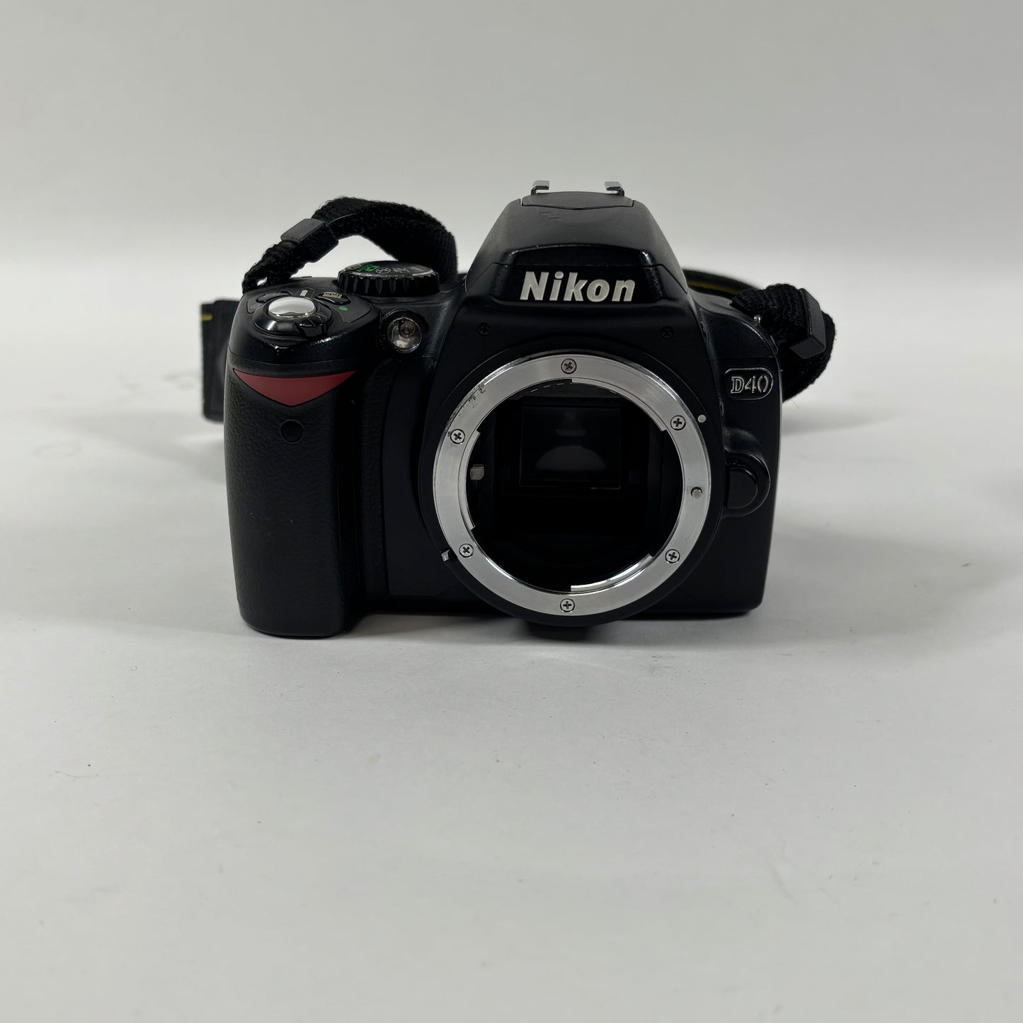 Nikon D40 6.1MP DSLR Camera