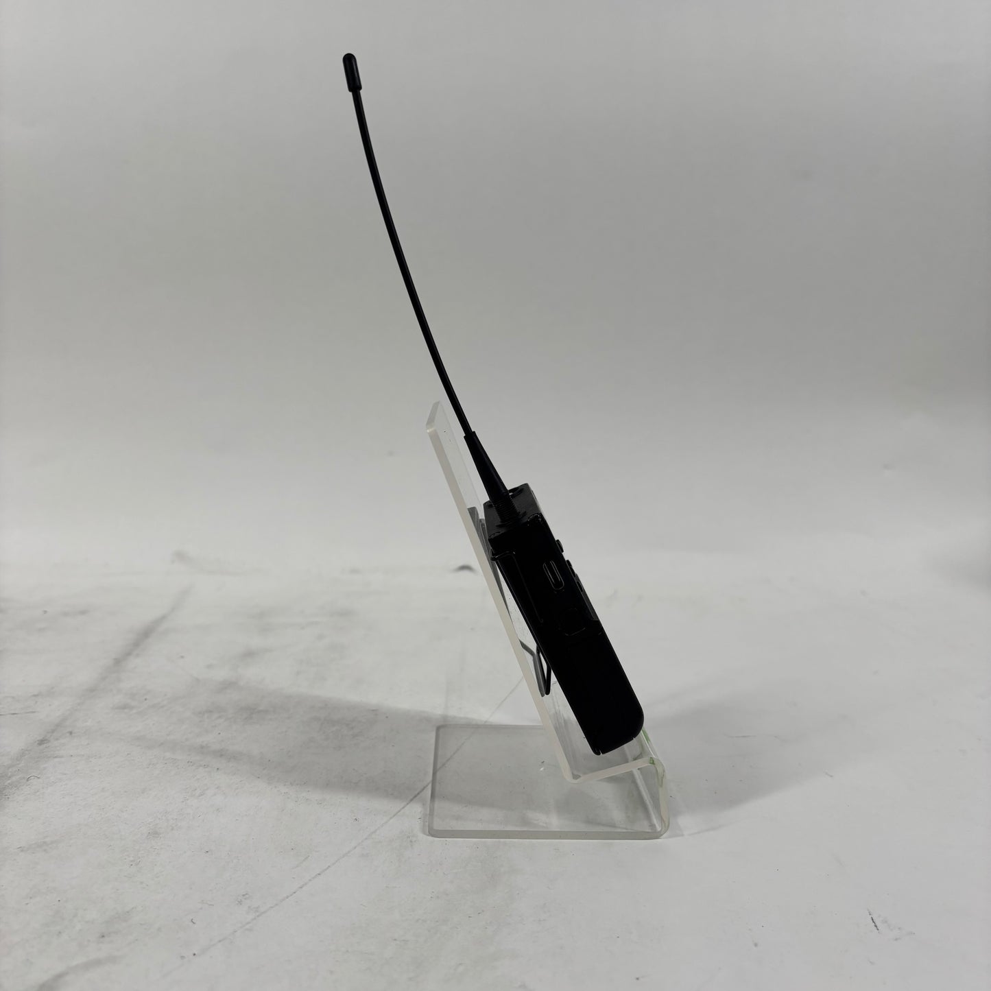 Sony UTX-B40 470–542 MHz Compact Wireless Bodypack Transmitter UTX-B40