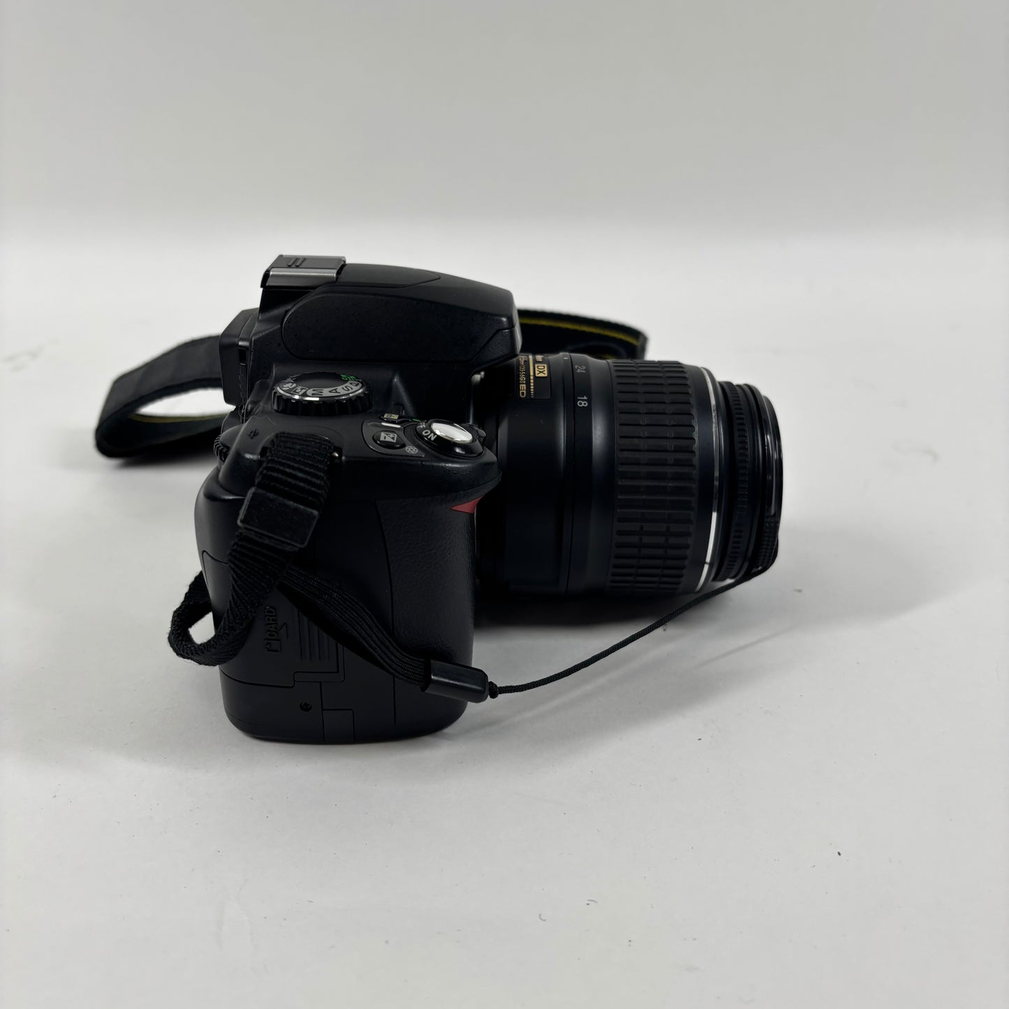 Nikon D40 6.1MP DSLR Camera