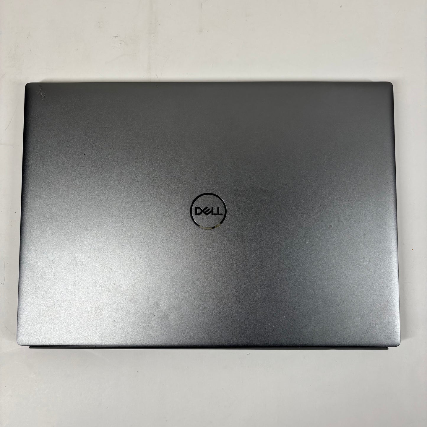 Dell Vostro 5620 16"  i5-7300HQ 1.7GHz 4GB RAM 256GB SSD INTEL(R) UHD GRAPHICS