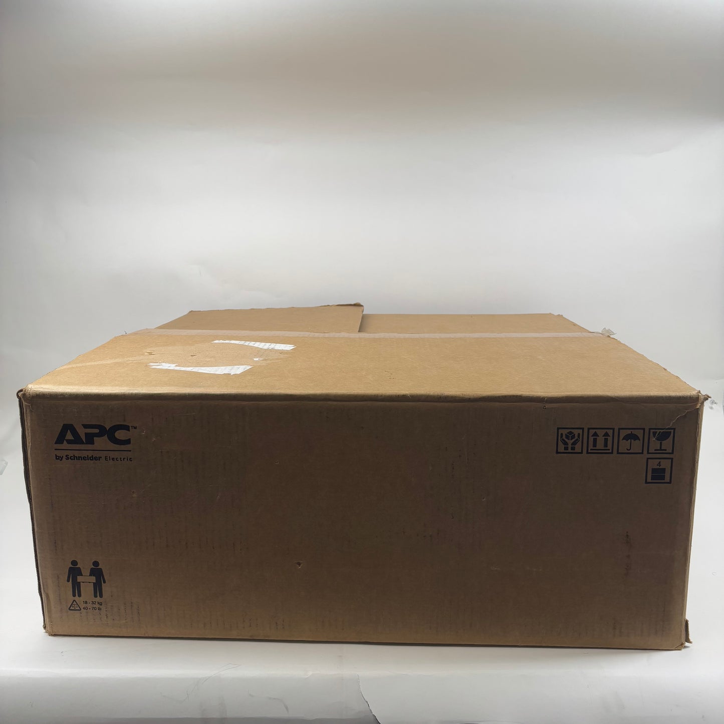 APC SMT 1500RM2UC 1000W Non Modular Uninterruptible Power Supply(Open Box)