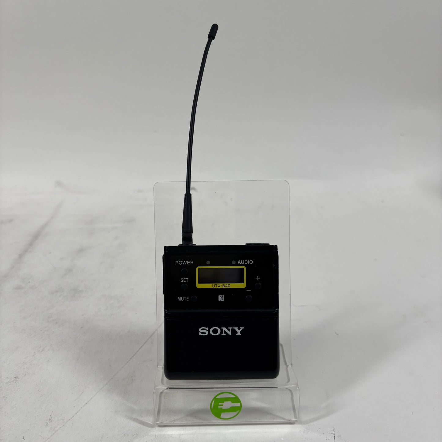 Sony UTX-B40 470-542 MHz Compact Wireless Bodypack Transmitter 	UTX-B40