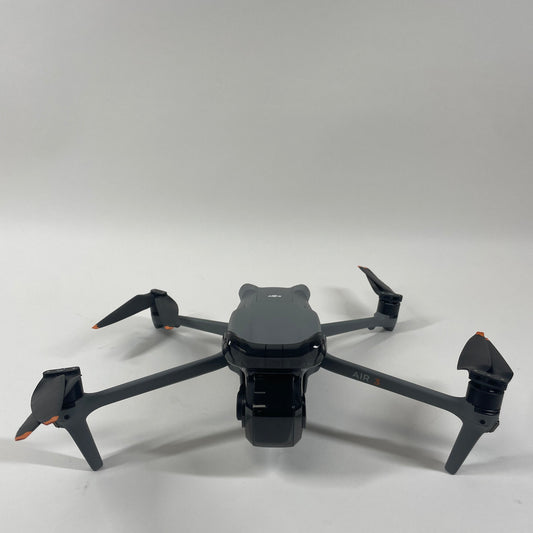 DJI Air 3 Versatile, Mid-Range Foldable Camera Drone CP.MA.00000693.01