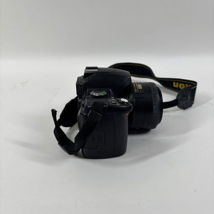 Nikon D40 6.1MP DSLR Camera