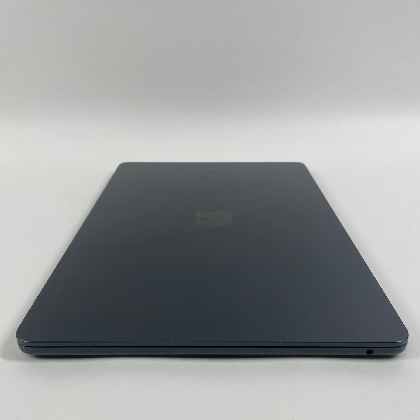 2022 Apple MacBook Air 13.6" M2 8C GPU 3.5GHz 8GB RAM 256GB SSD A2681