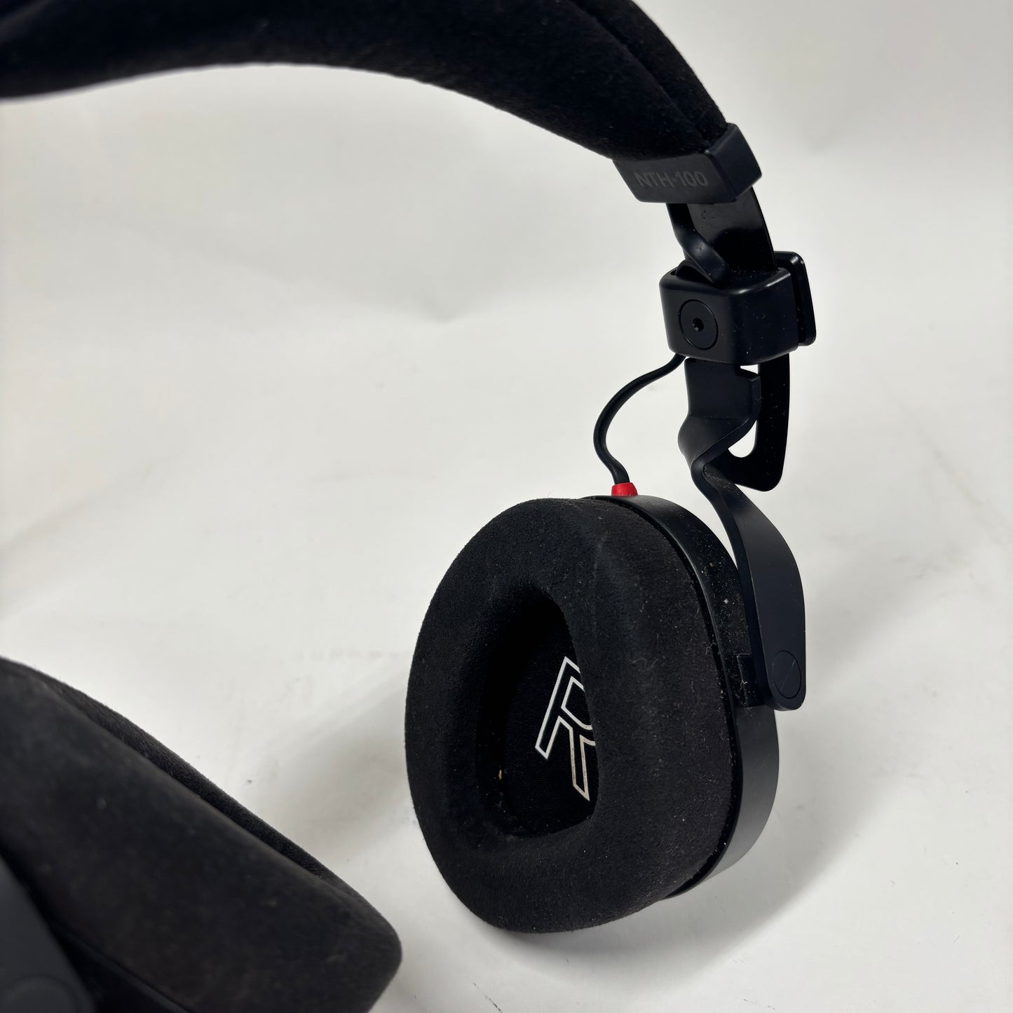 Rode Professional Wired Over-Ear Monitoring Headphones Black NTH-100