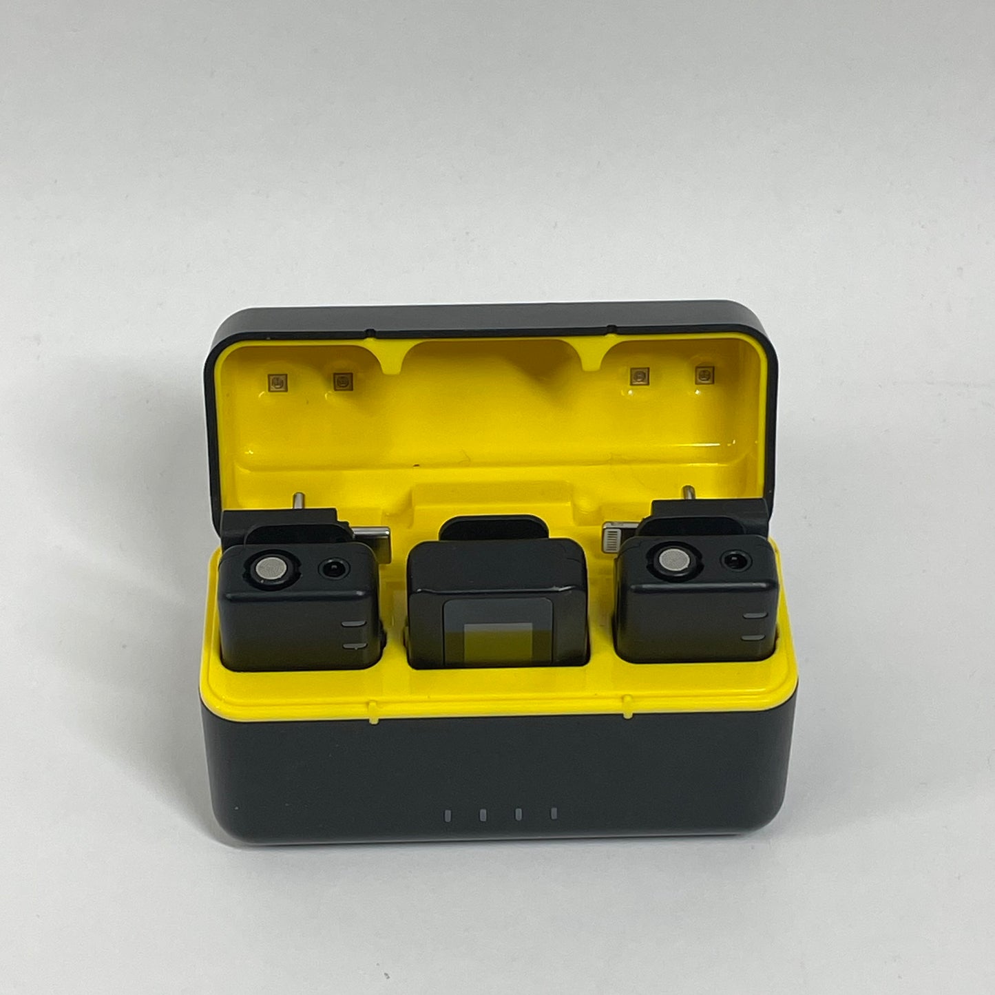 Neewer Pro CM28 548-572 MHz Wireless Lavalier Microphone System