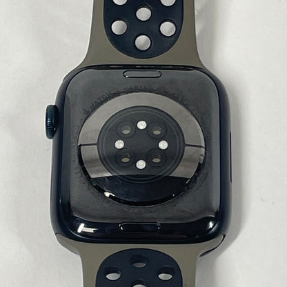 Broken GPS Only Apple Watch Series 8 45MM Aluminum MNUQ3LL/A Locked