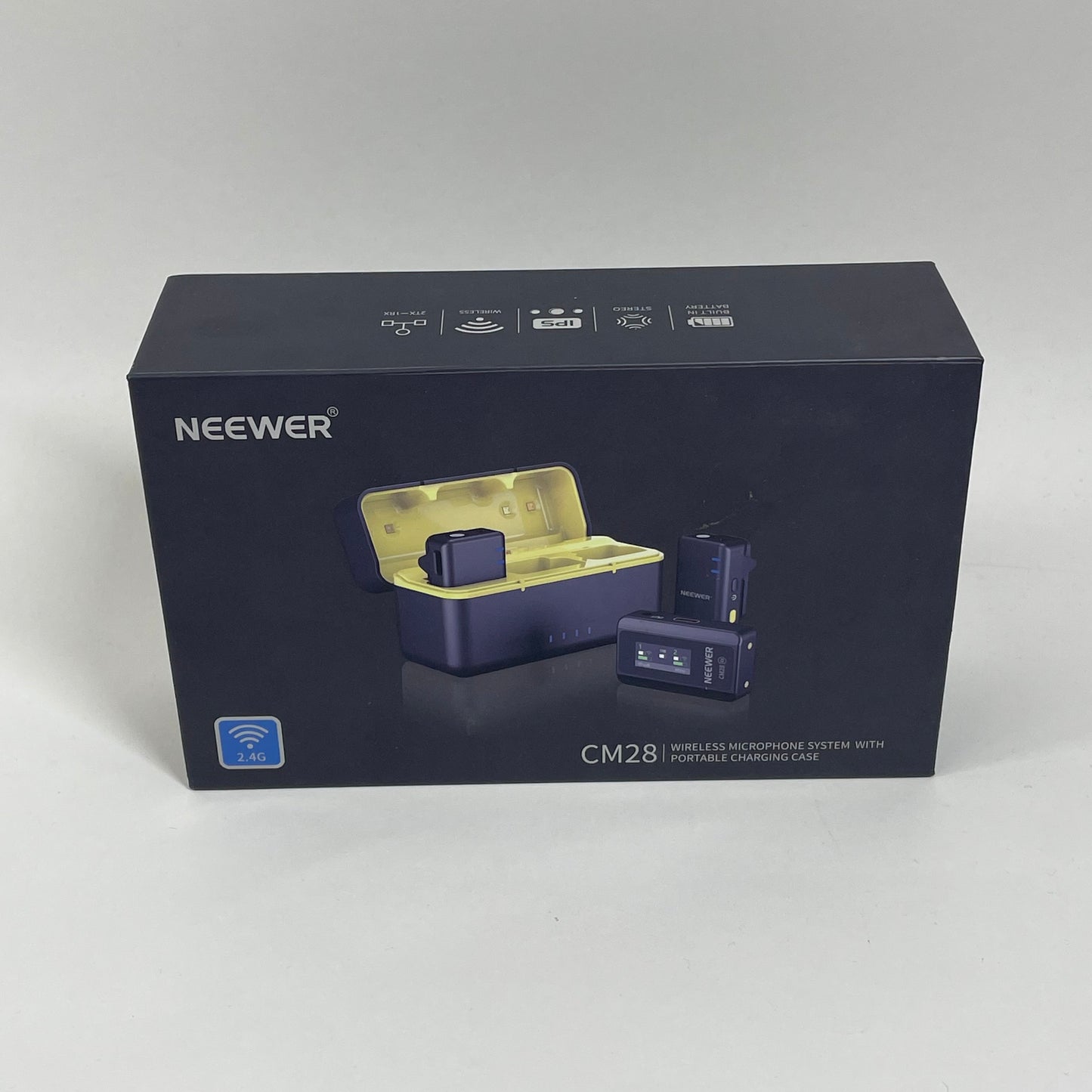 Neewer Pro CM28 548-572 MHz Wireless Lavalier Microphone System