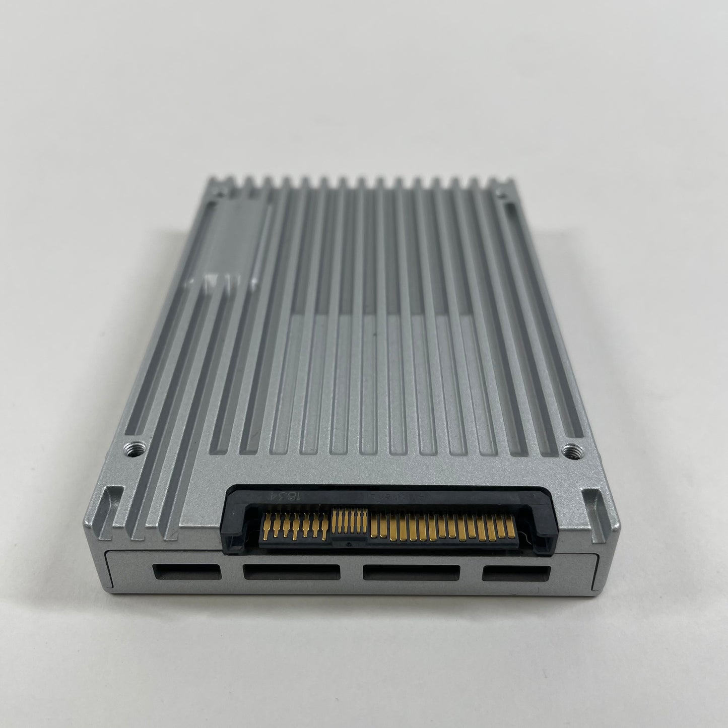 Micron 2.5" 9200 max 1.6TB M.2 NVMe Gen 3.0 x 4 SSD MTFDHAL1T6TCU