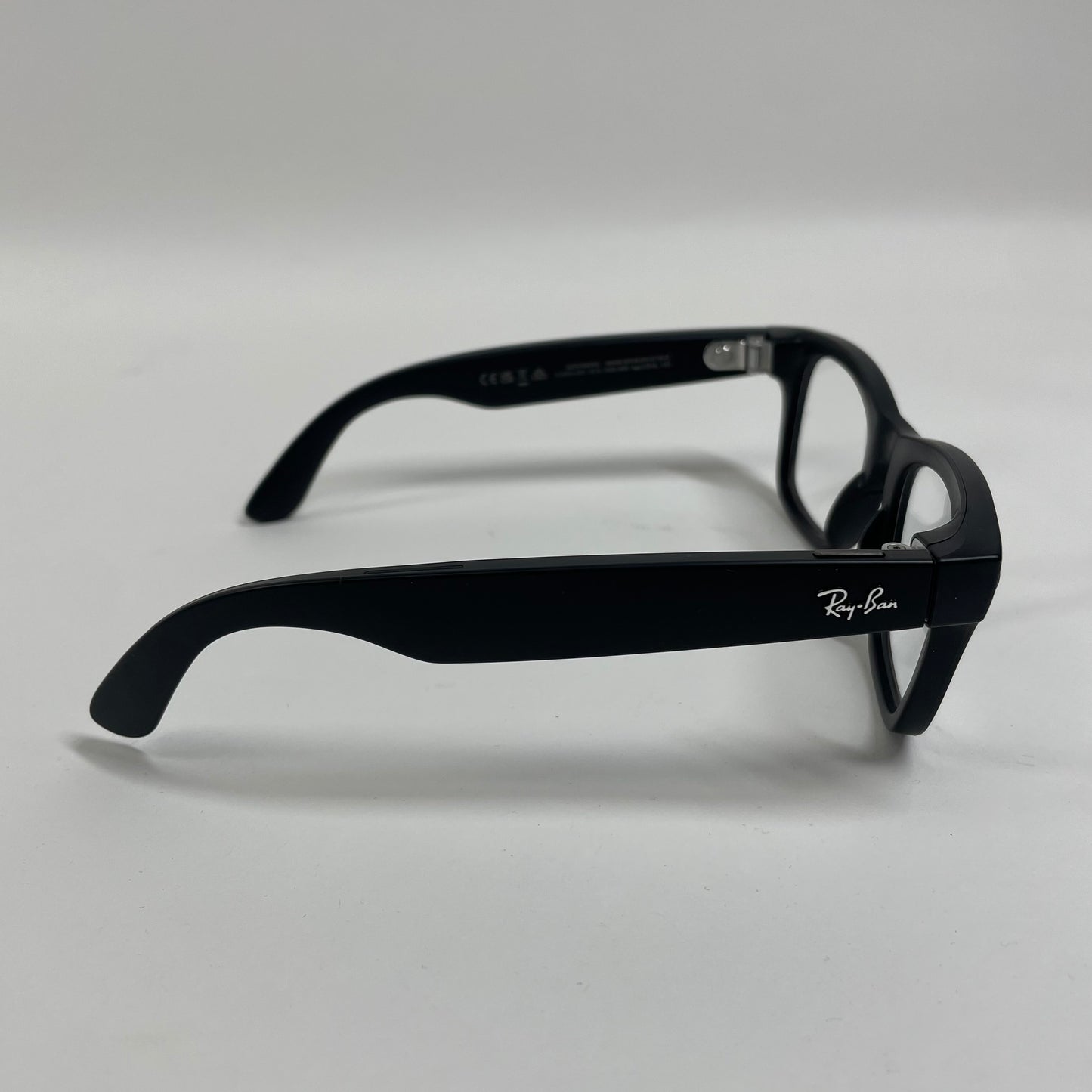 Ray-Ban Meta Wayfarer Gen 1 Matte Blk Transitions RW4006 601S1M AI Smart Glasses
