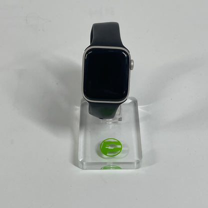 GPS Only Apple Watch SE 3 40MM Starlight Aluminum Black Sport Band MEP74LW/A