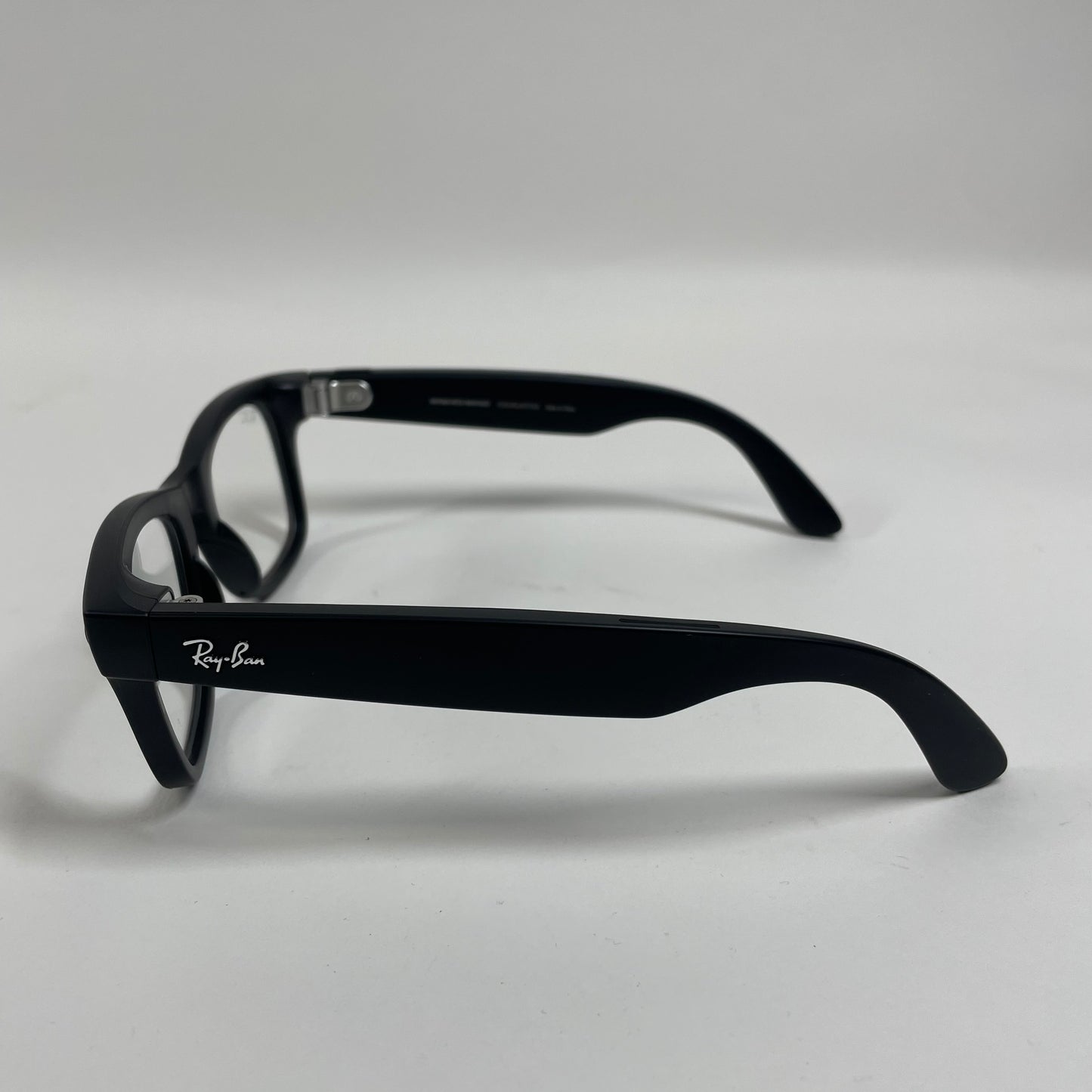 Ray-Ban Meta Wayfarer Gen 1 Matte Blk Transitions RW4006 601S1M AI Smart Glasses