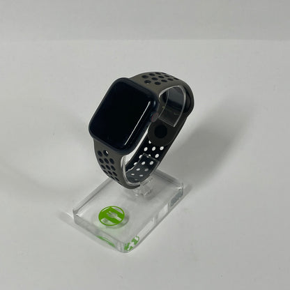 Broken GPS Only Apple Watch Series 8 45MM Aluminum MNUQ3LL/A Locked