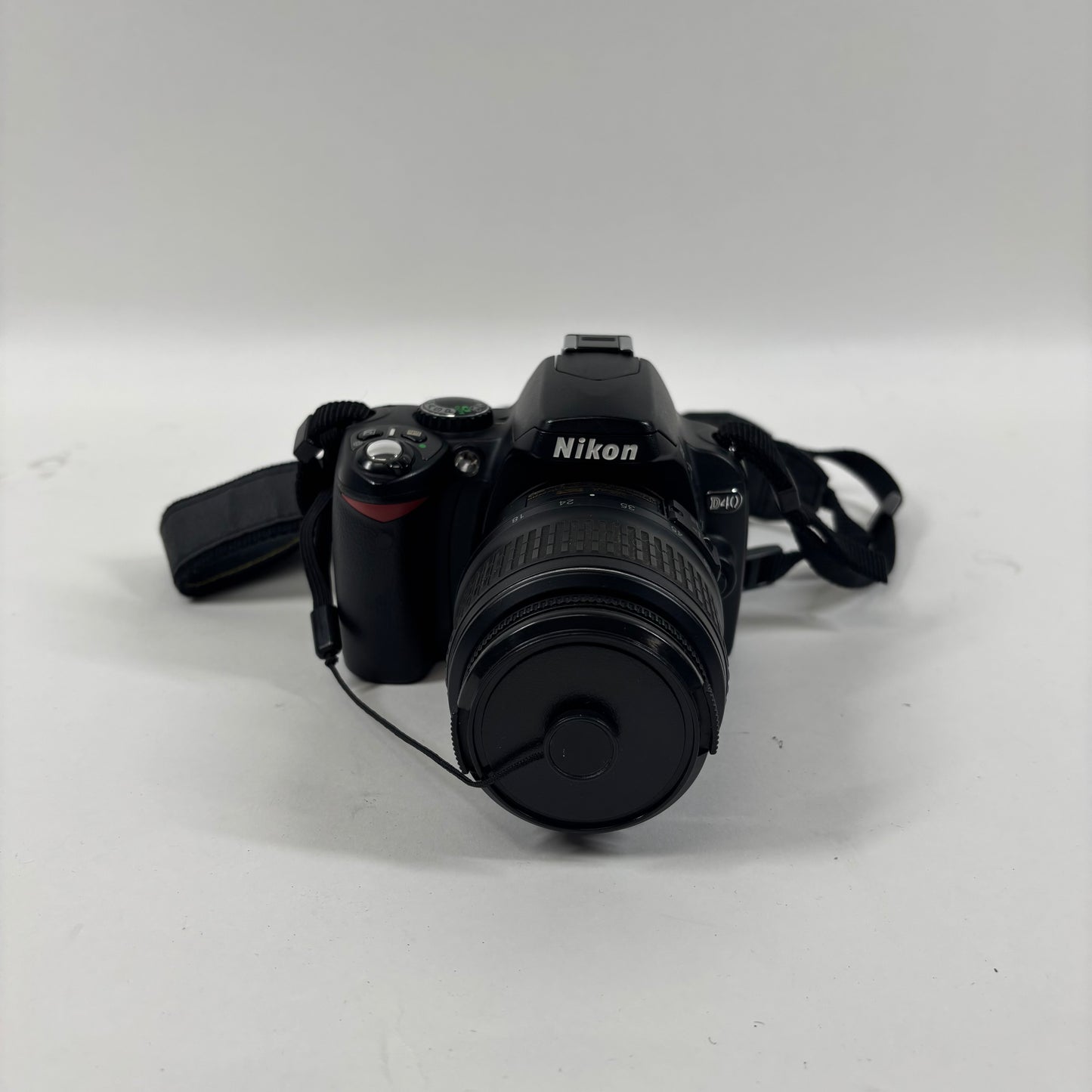 Nikon D40 6.1MP DSLR Camera