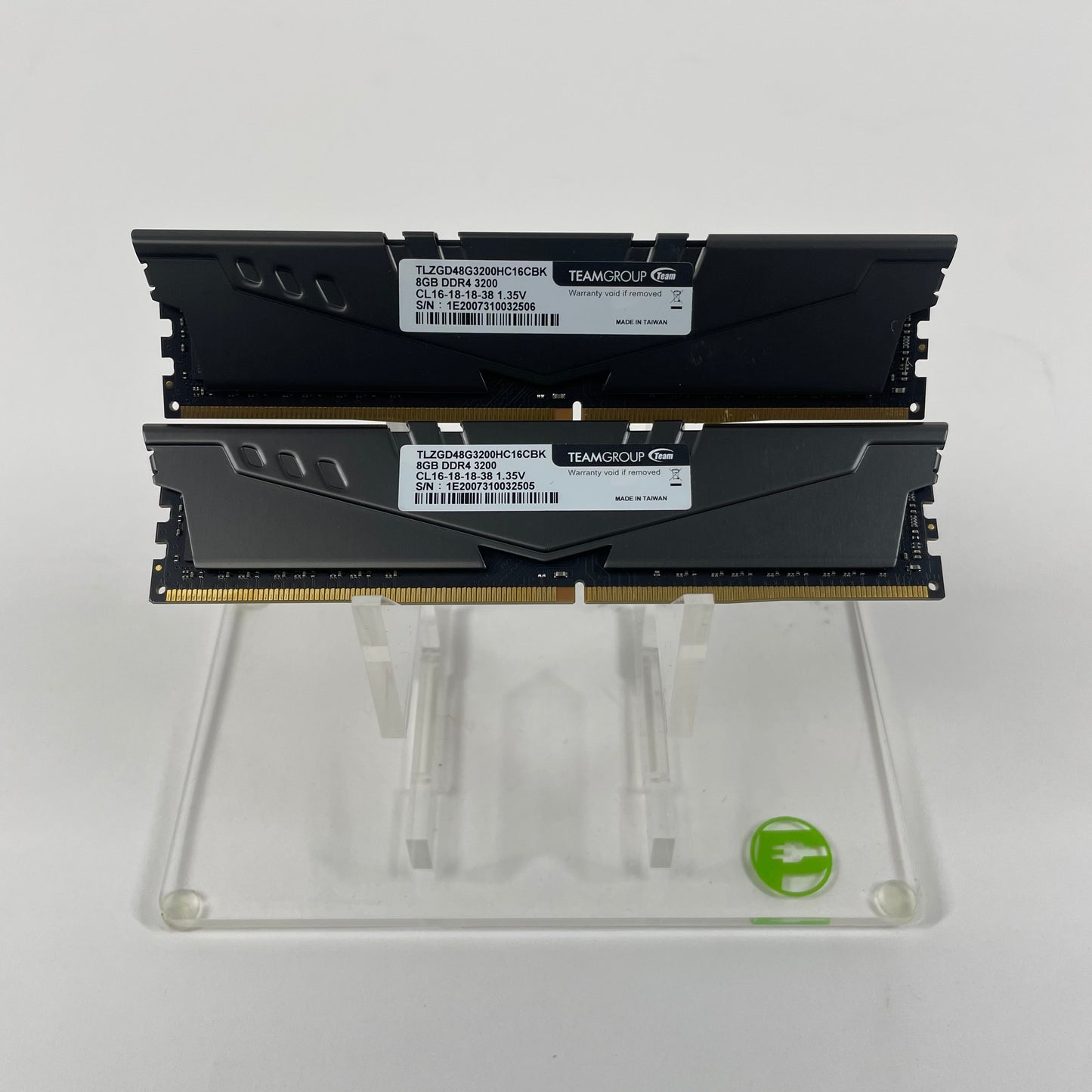 TeamGroup T-Force Vulcan 16GB (2x8GB) RAM DDR4 3200MHz TLZGD48G3200HC16CBK