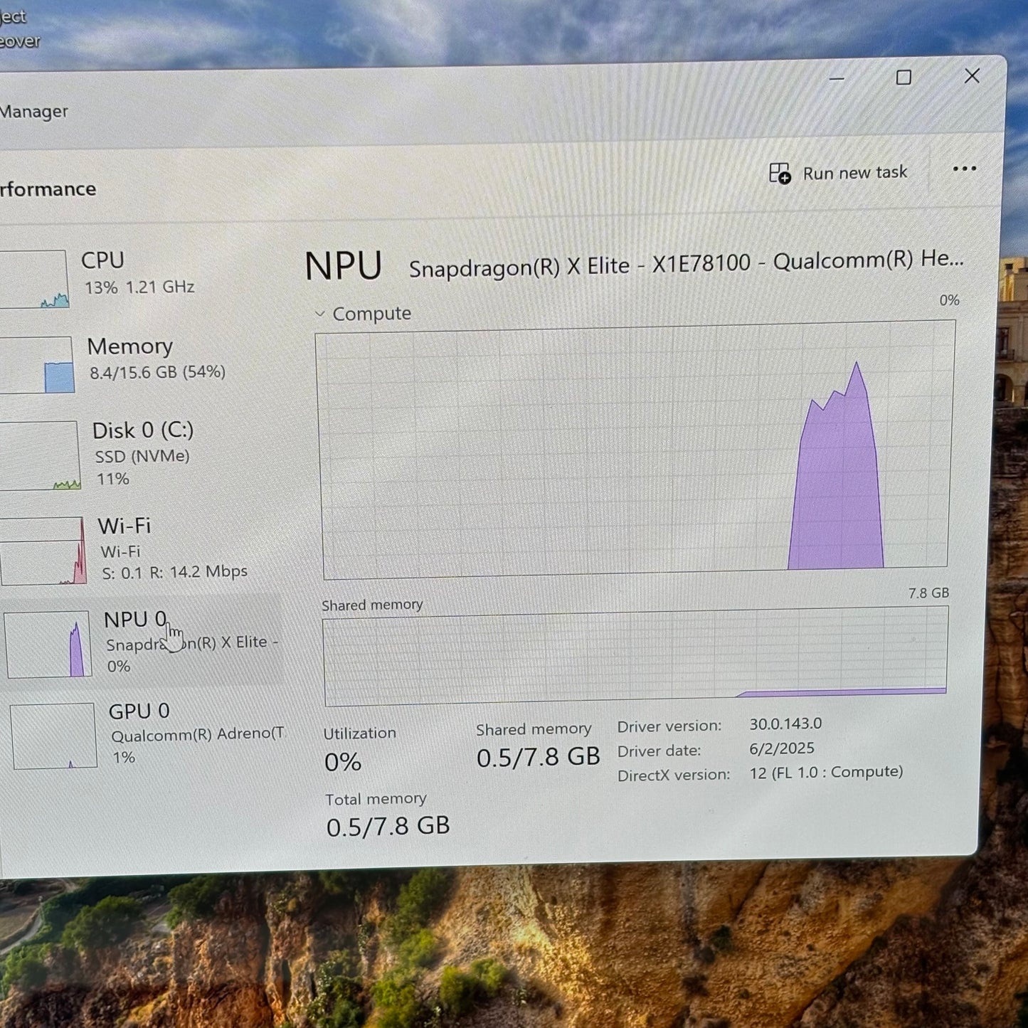 Lenovo Yoga Slim 7 14Q8X9 Snapdragon X Elite 16GB RAM 512GB Qualcomm Adreno